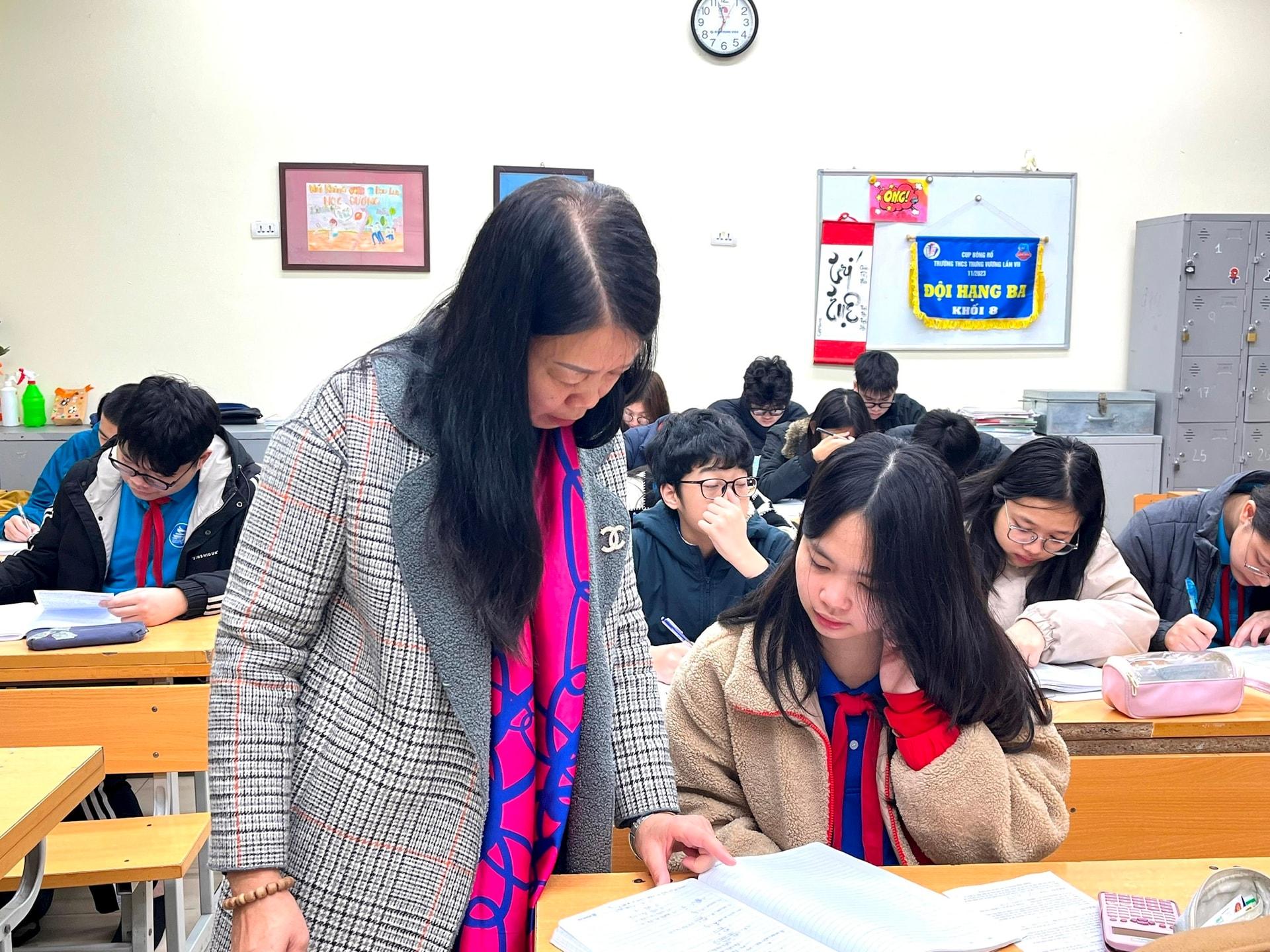 Giờ ôn tập của học sinh lớp 9 Trường THCS Trưng Vương (quận Hoàn Kiếm). Ảnh: Lê Nguyễn