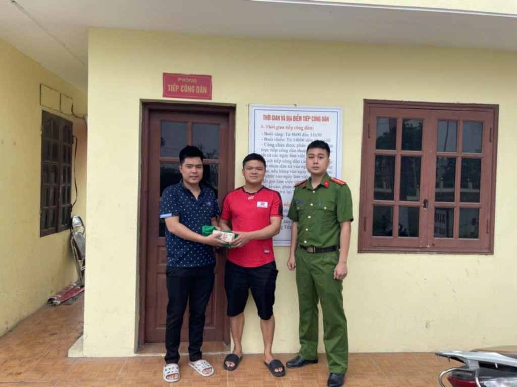 Thanh niên nhặt được 150 triệu đồng, trả người đánh mất