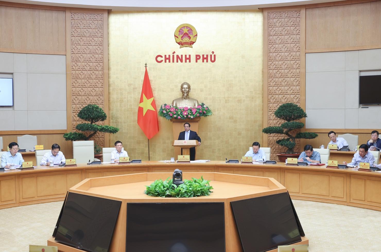 Thủ tướng nhấn mạnh yêu cầu tháo gỡ vướng mắc, tạo thuận lợi cho doanh nghiệp. Ảnh: VGP