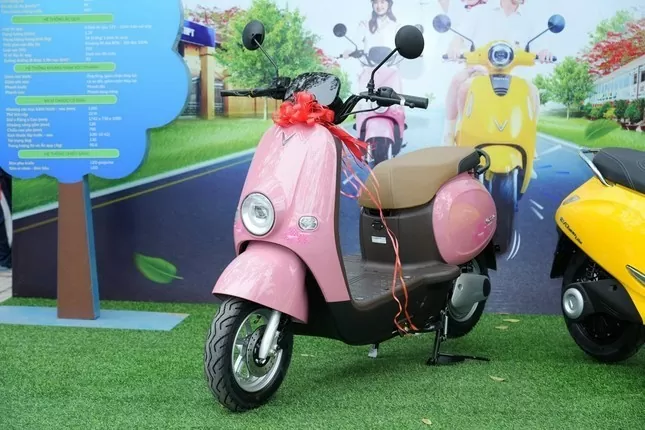 Nhiều mẫu mã, phiên bản xe máy điện VinFats giảm giá từ 3 - 5 triệu đồng Nhiều mẫu mã, phiên bản xe máy điện VinFats giảm giá từ 3 - 5 triệu đồng