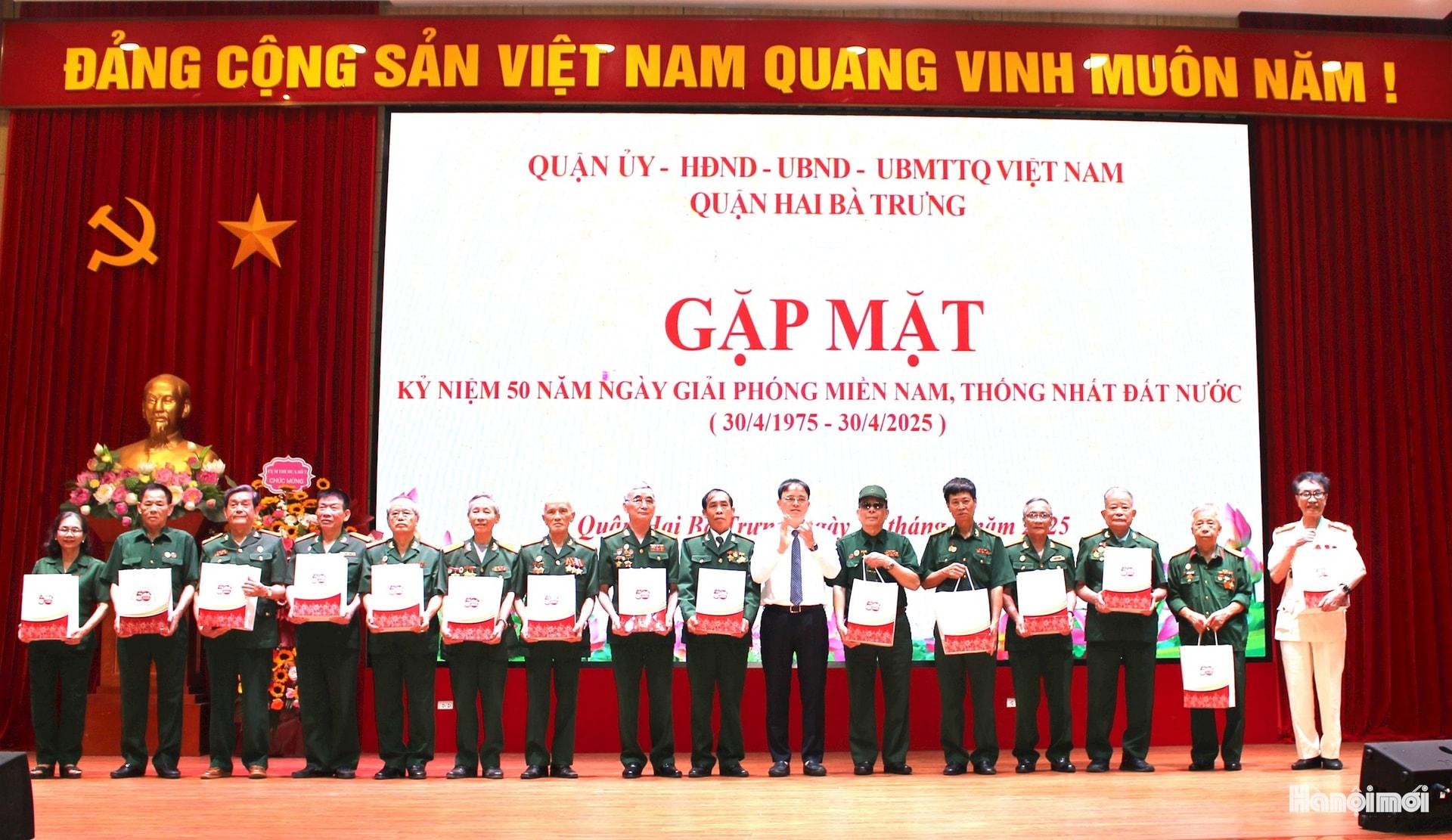 W_tang-qua.jpg