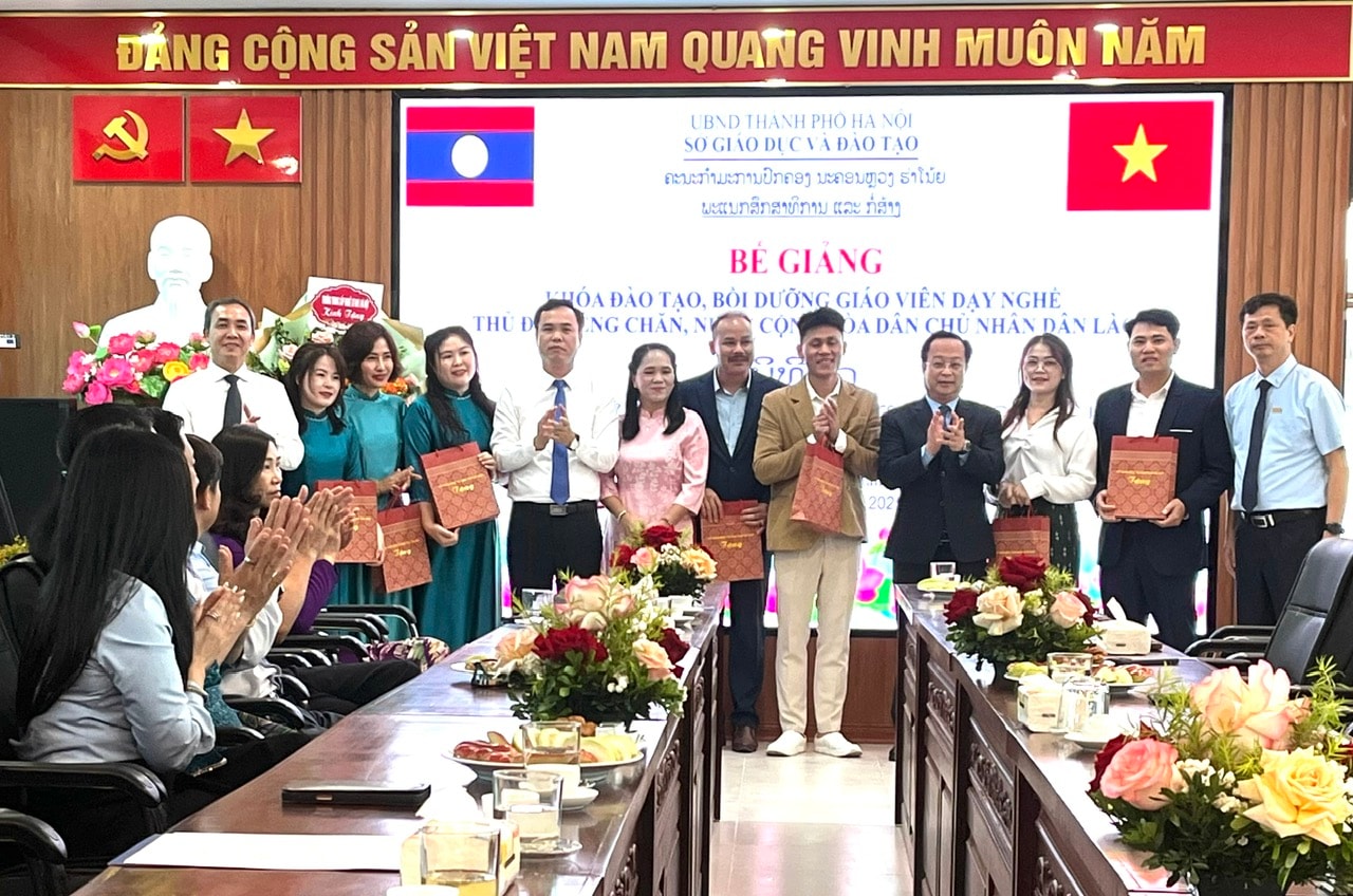 be-giang-khoa-boi-duong-lao-1.jpg