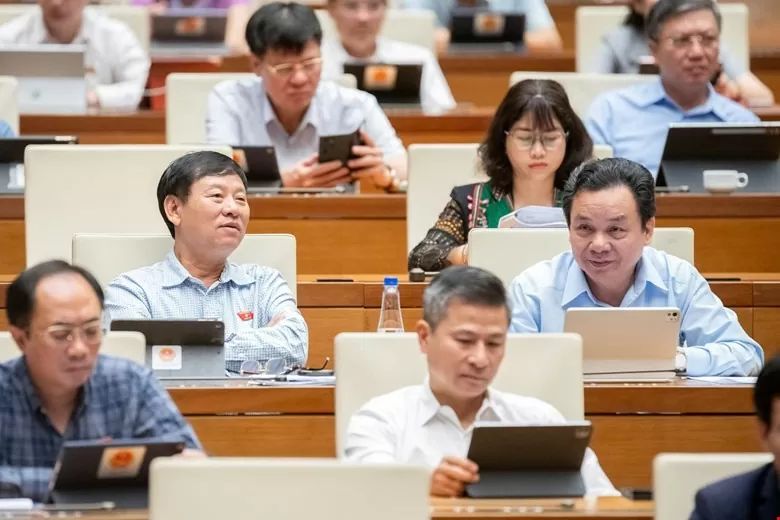 Quốc hội họp phiên toàn thể tại hội trường ngày 13/5