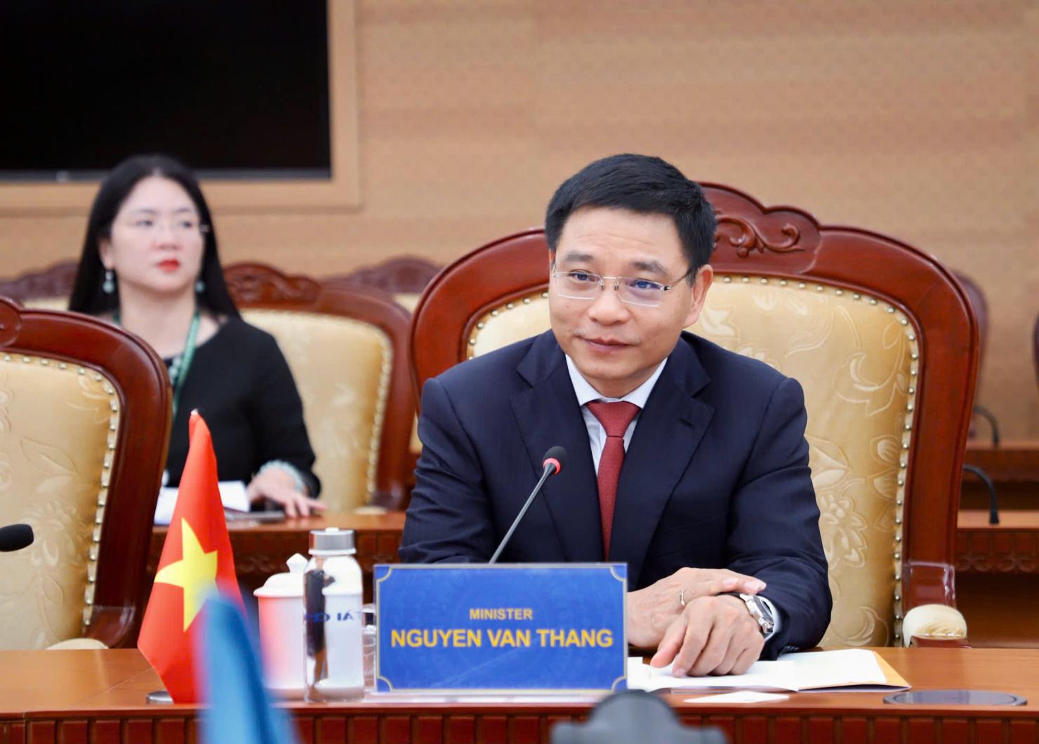 Bộ trưởng Nguyễn Văn Thắng chia sẻ ấn tượng với những thành tựu của Liên Hợp quốc trong hợp tác với Việt Nam gần 50 năm qua. Ảnh: Ngô Hùng