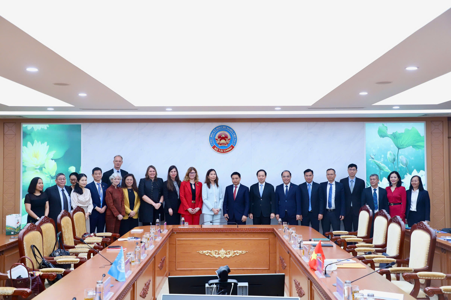 Bộ Tài chính làm việc với các tổ chức Liên Hợp quốc. Ảnh: Ngô Hùng