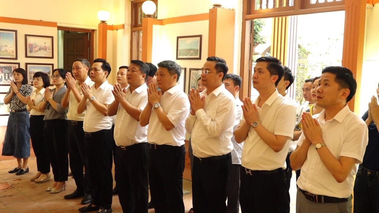 thanh-oai-dang-huong.jpg