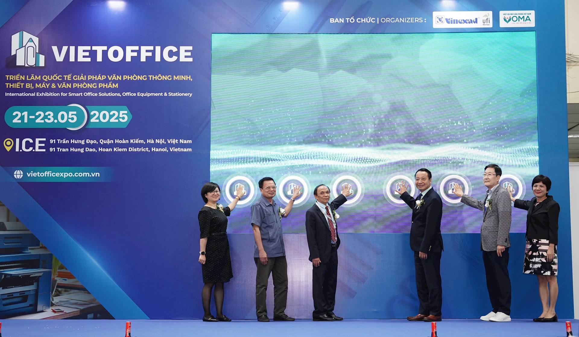 21.5-khai-mac-trien-lam-van-phong-pham.jpg