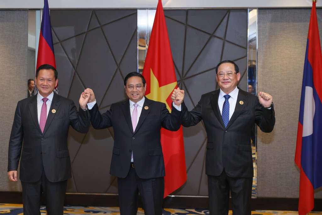 Ba Thủ tướng Việt Nam - Campuchia - Lào nhấn mạnh việc giữ gìn và phát huy truyền thống đoàn kết, tương trợ lẫn nhau giữa Việt Nam - Campuchia - Lào càng trở nên cần thiết và quan trọng hơn bao giờ hết - Ảnh: VGP/Nhật Bắc Ba Thủ tướng Việt Nam - Campuchia - Lào nhấn mạnh việc giữ gìn và phát huy truyền thống đoàn kết, tương trợ lẫn nhau giữa Việt Nam - Campuchia - Lào càng trở nên cần thiết và quan trọng hơn bao giờ hết - Ảnh: VGP/Nhật Bắc