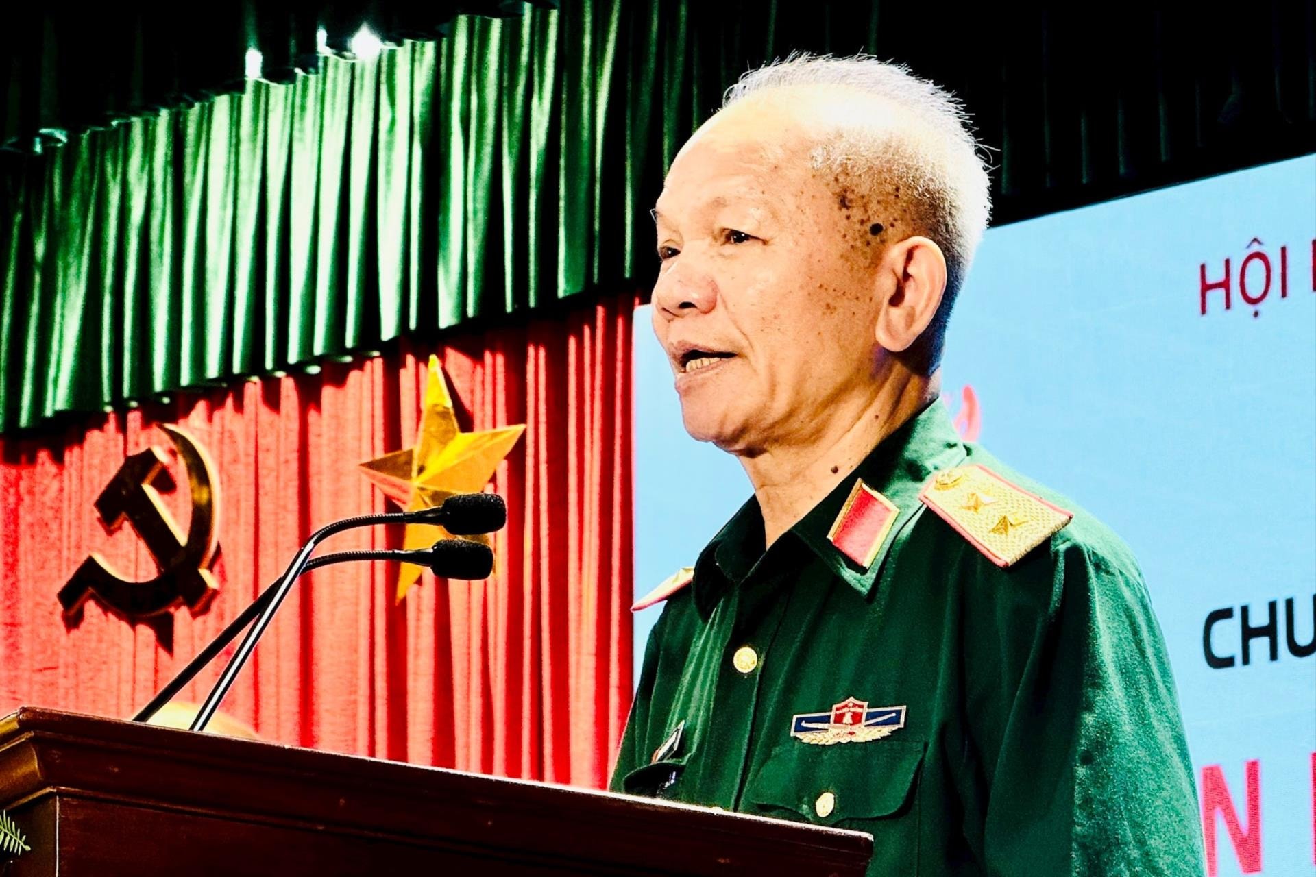 trung-tuong-hoang-khanh-hung.jpg
