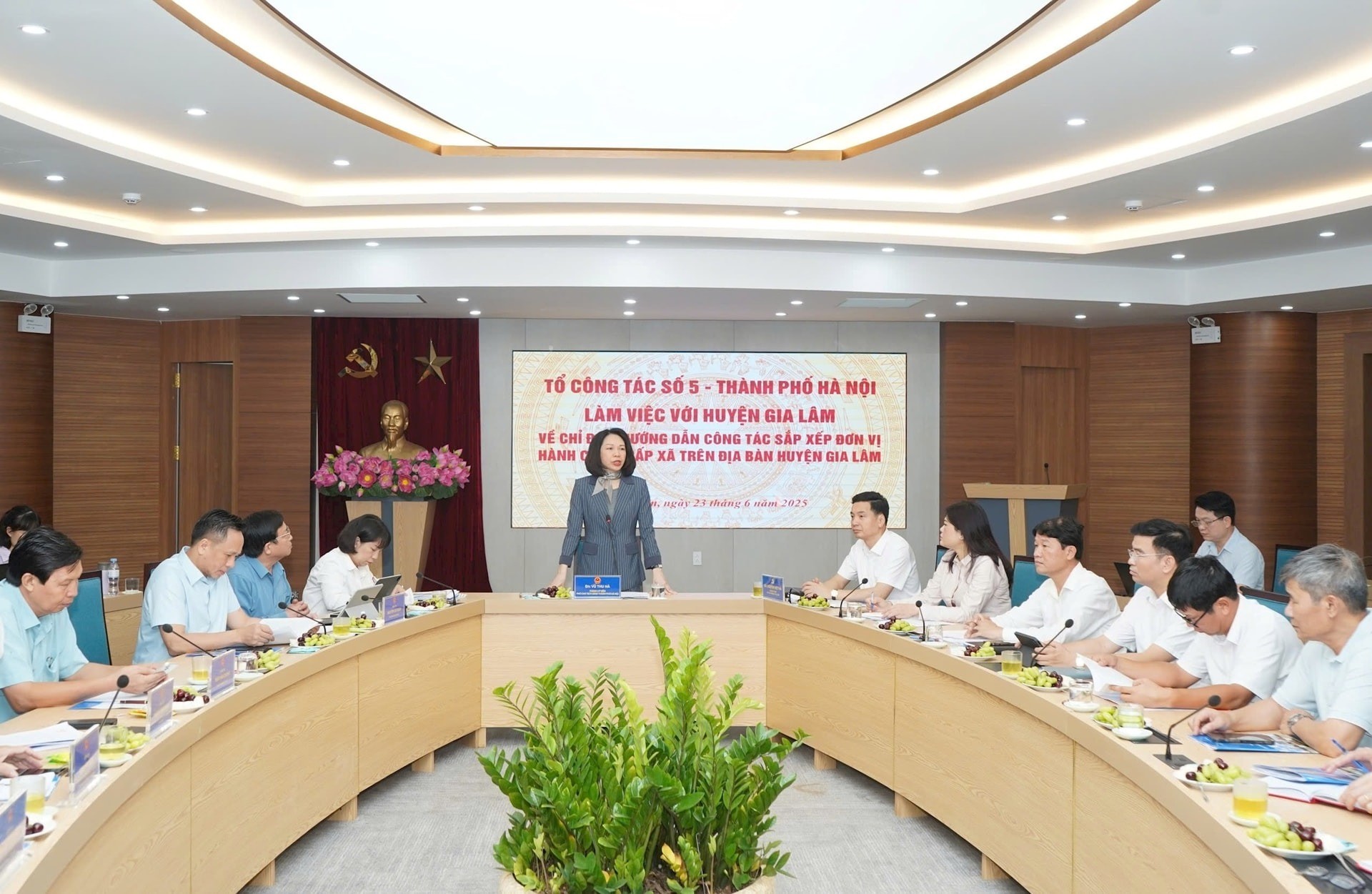 Quang cảnh buổi làm việc. Ảnh: Ánh Dương Quang cảnh buổi làm việc. Ảnh: Ánh Dương