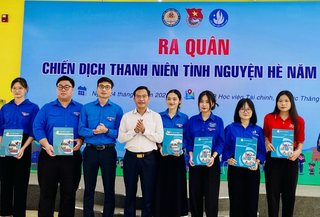 Ths Bùi Văn Tiên, Phó Bí thư Đoàn Thanh niên Học viện Tài chính