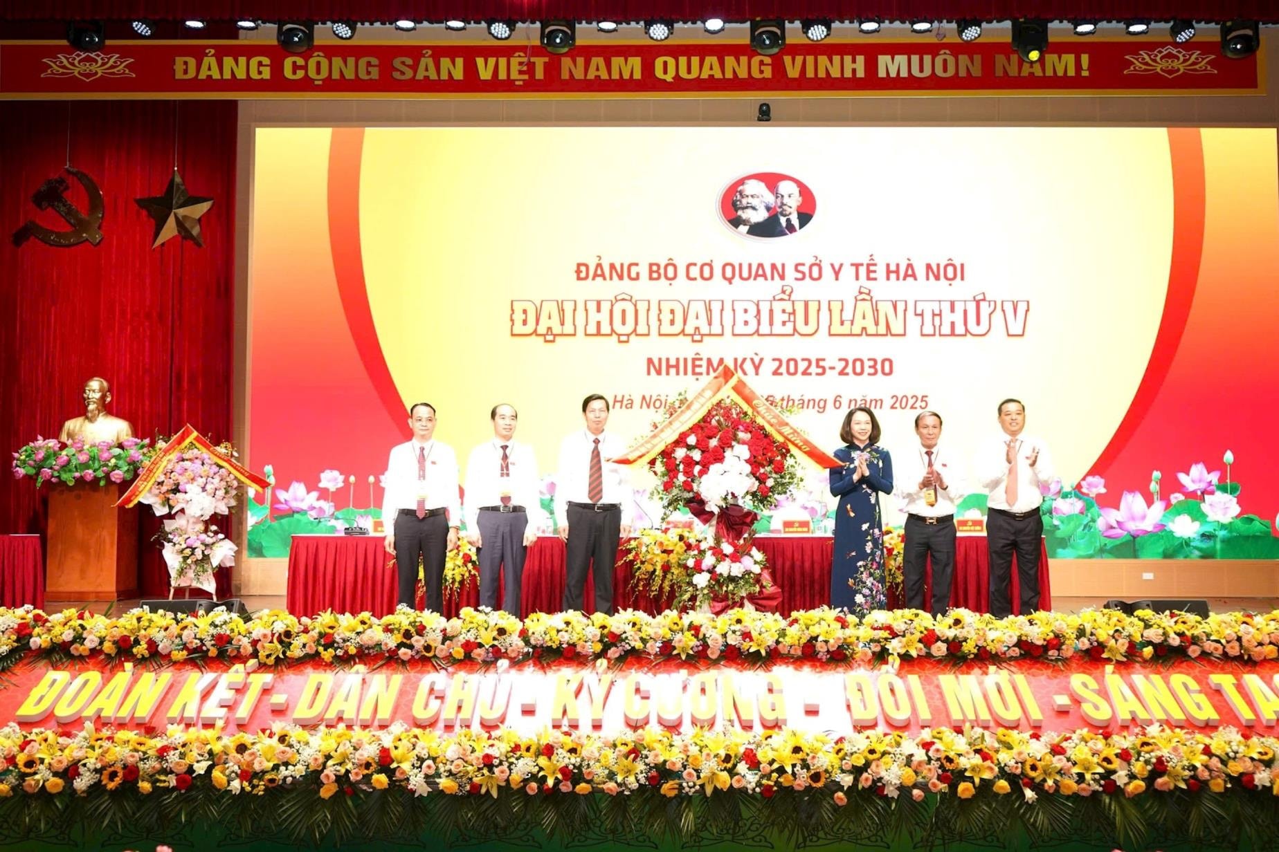 vu-thu-ha-tang-lang-hoa.jpg