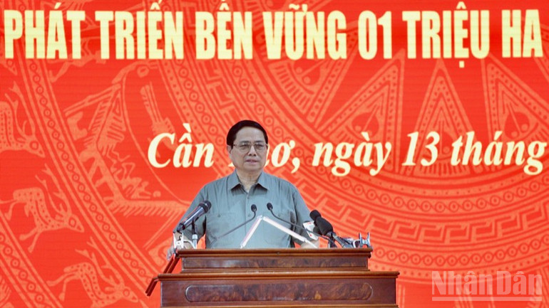 Thủ tướng Chính phủ Phạm Minh Chính phát biểu ý kiến tại hội nghị. (Ảnh: THANH GIANG).