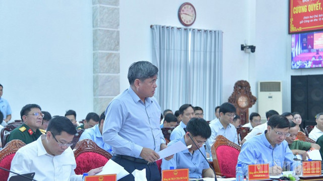 Đại diện lãnh đạo Bộ Nông nghiệp và Môi trường phát biểu ý kiến tại hội nghị. (Ảnh: THANH GIANG) .