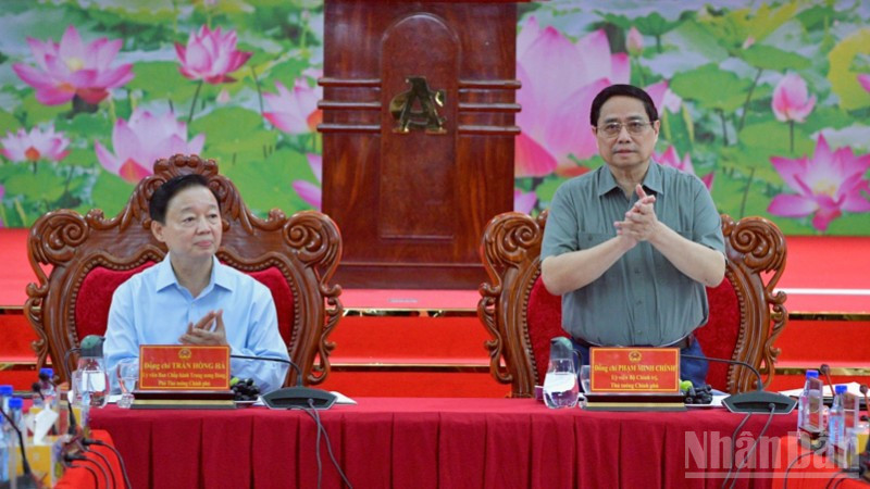 Thủ tướng Chính phủ Phạm Minh Chính chủ trì hội nghị. (Ảnh: THANH GIANG).