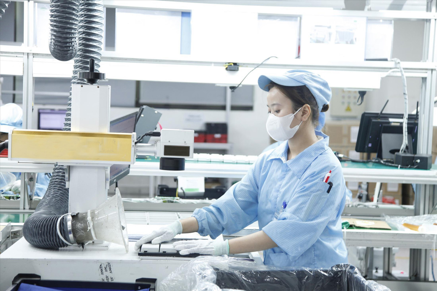 Tiếp tục cải cách thể chế thu hút doanh nghiệp FDI.