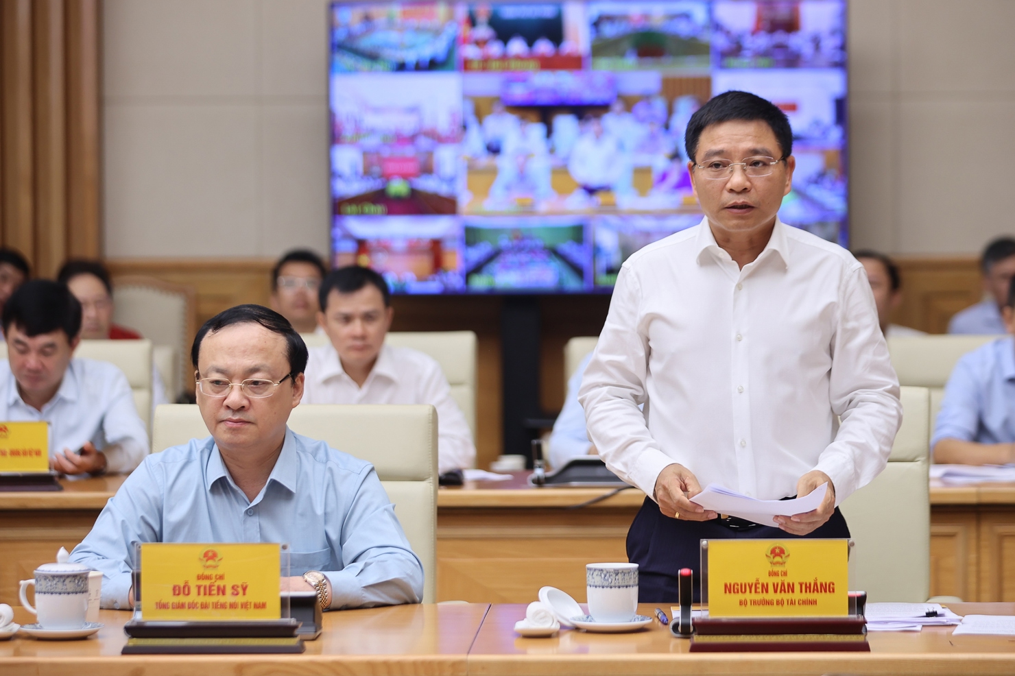 Bộ trưởng Bộ Tài chính Nguyễn Văn Thắng phát biểu tại cuộc họp. Ảnh: VGP