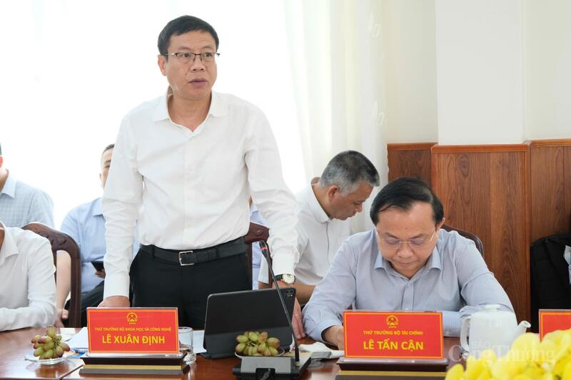 Thứ trưởng Bộ Khoa học và Công nghệ Lê Xuân Định phát biểu