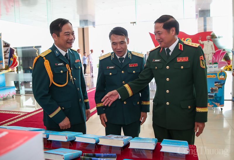 Trong những năm tháng kháng chiến ác liệt, với tinh thần “dám đánh, biết đánh và quyết đánh thắng”, Bộ đội Tên lửa Phòng không đã nỗ lực, khắc phục khó khăn, sáng tạo nhiều cách đánh độc đáo, góp phần nâng cao nghệ thuật tác chiến của dân tộc Việt Nam. Từ trận thắng đầu tiên đến các chiến thắng liên tiếp sau đó, đơn vị nào của Bộ đội Tên lửa cũng đánh thắng, lớp cán bộ, chiến sĩ nào cũng lập công, đánh thắng địch cả ban ngày và ban đêm, bắn rơi nhiều loại máy bay, bắt sống nhiều giặc lái sừng sỏ, càng chiến đấu gian khổ ác liệt, chủ nghĩa anh hùng cách mạng của Bộ đội Tên lửa Phòng không càng được phát huy cao độ, làm ngời sáng phẩm chất cao quý Bộ đội Cụ Hồ trên mặt trận bảo vệ bầu trời thiêng liêng của Tổ quốc.