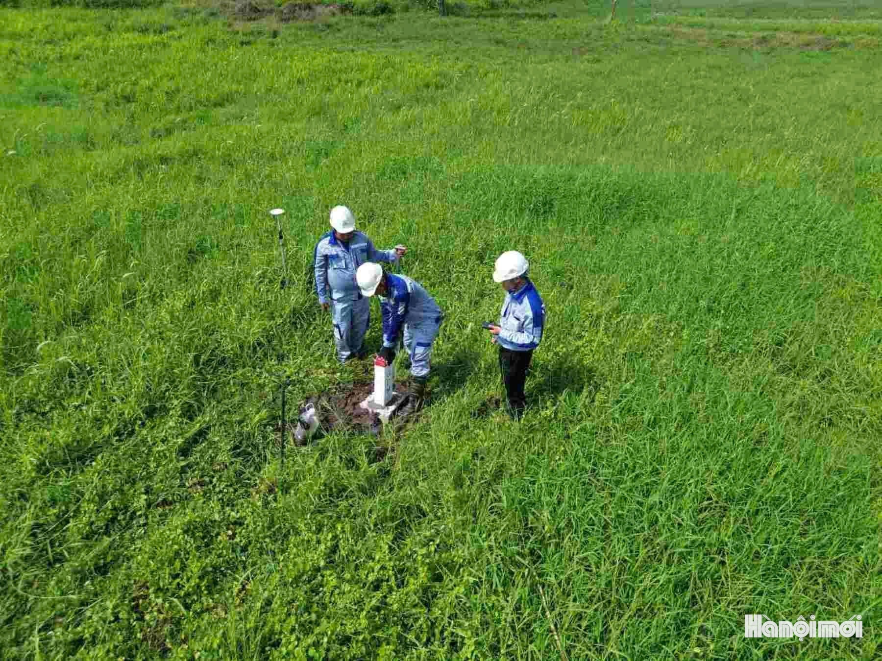 Cắm mốc cọc lộ giới dự án cao tốc thành phố Hồ Chí Minh - Mộc Bài đã hoàn thành. Ảnh: H.Phạm