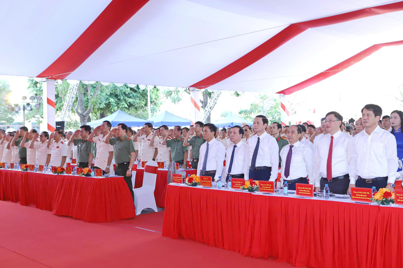 Các đại biểu tham gia lễ kỷ niệm. Ảnh: Minh Hiếu