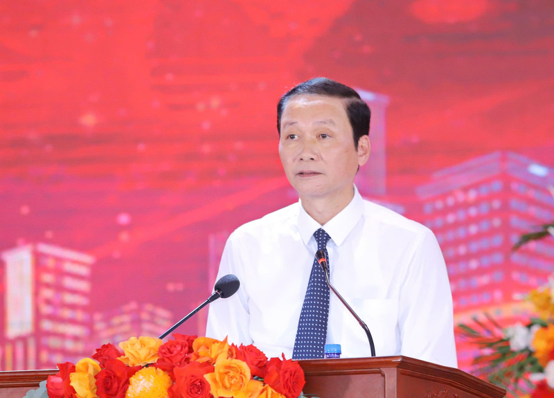 Ông Đỗ Minh Tuấn, Chủ tịch UBND tỉnh đã biểu dương, ghi nhận những thành tích, đóng góp của Công an tỉnh trong suốt thời gian qua. Ảnh: Minh Hiếu