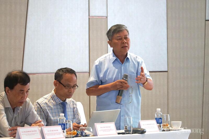 PGS.TS Đinh Dũng Sỹ, Nguyên Vụ trưởng Vụ pháp luật, Văn phòng Chính phủ, Trọng tài viên Trung tâm Trọng tài Quốc tế Việt Nam (VIAC) đánh giá cao và kỳ vọng Nghị định thay thế Nghị định 158, Nghị định 51 sẽ tháo gỡ điểm nghẽn về thể chế cho các Sở giao dịch hàng hóa