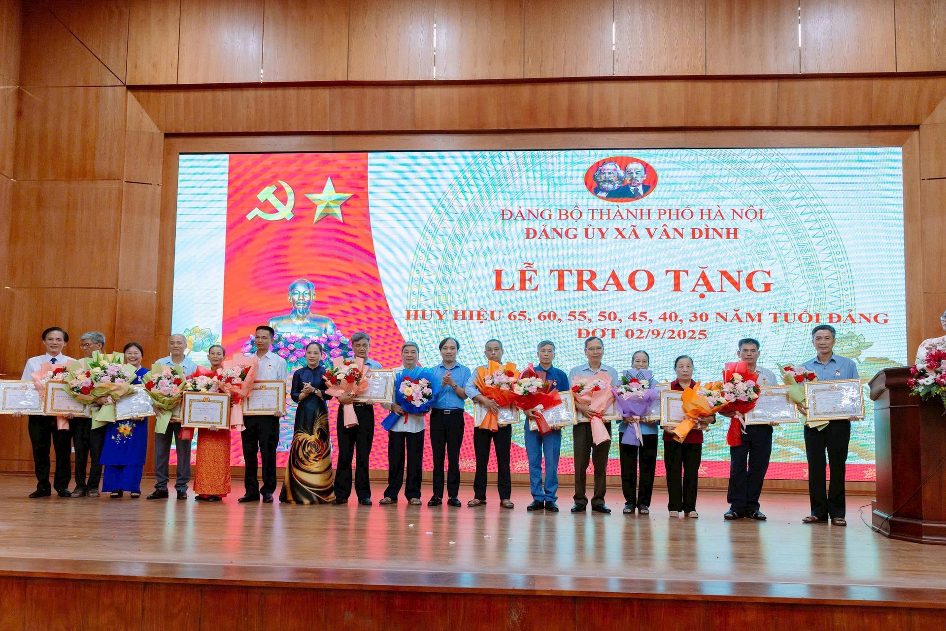 xa-van-dinh-trao-hh7-da14g.jpg