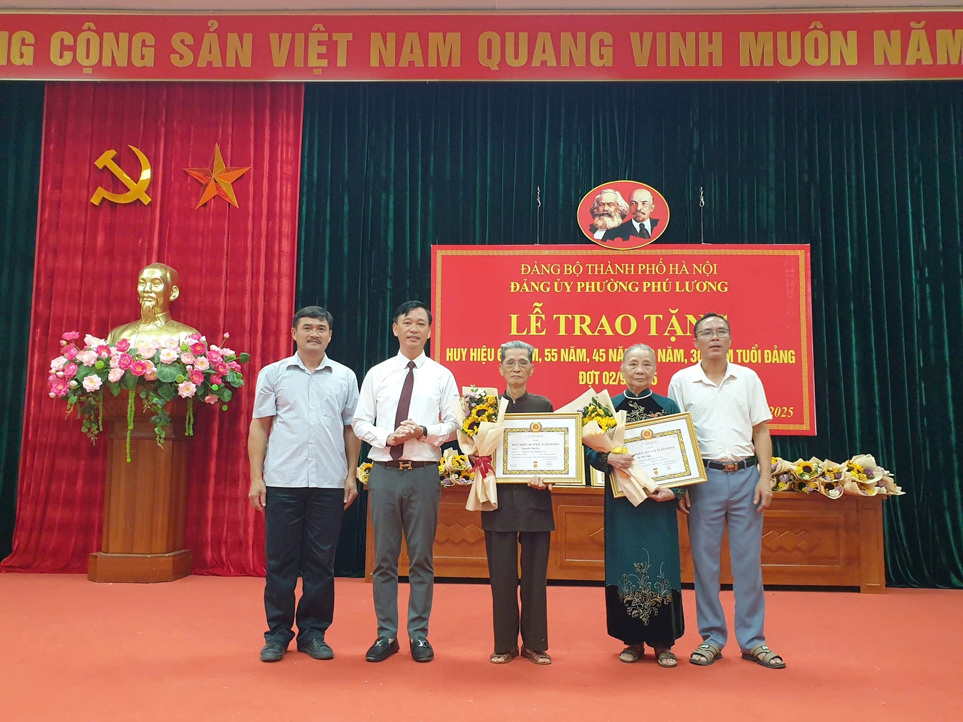 bi-thu.jpg