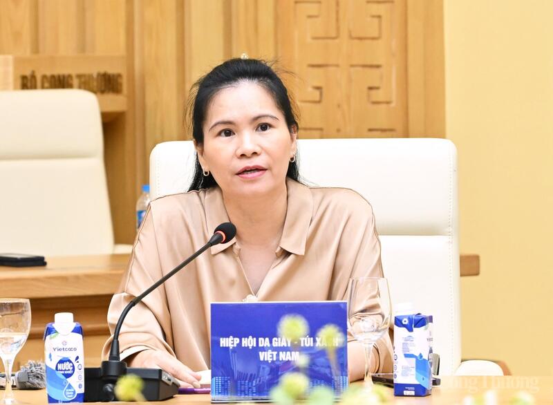 Bà Phan Thị Thanh Xuân, Phó Chủ tịch kiêm Tổng Thư ký Hiệp hội Da giày - Túi xách Việt Nam. Ảnh: Cấn Dũng