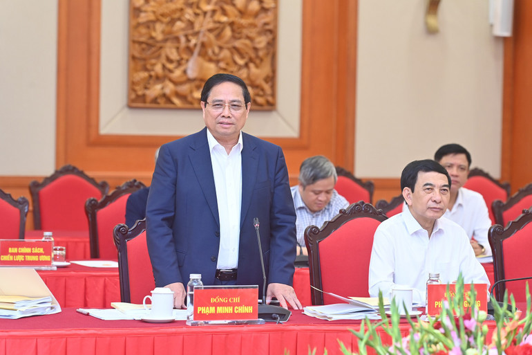 Thủ tướng Chính phủ Phạm Minh Chính, Bí thư Đảng ủy Chính phủ phát biểu tại cuộc làm việc. (Ảnh: ĐĂNG KHOA).  