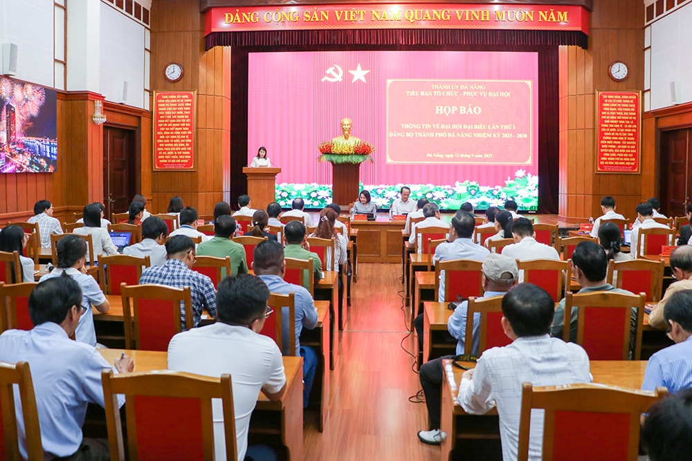 a33.da-nang-hop-bao-dai-hoi-dang.jpg
