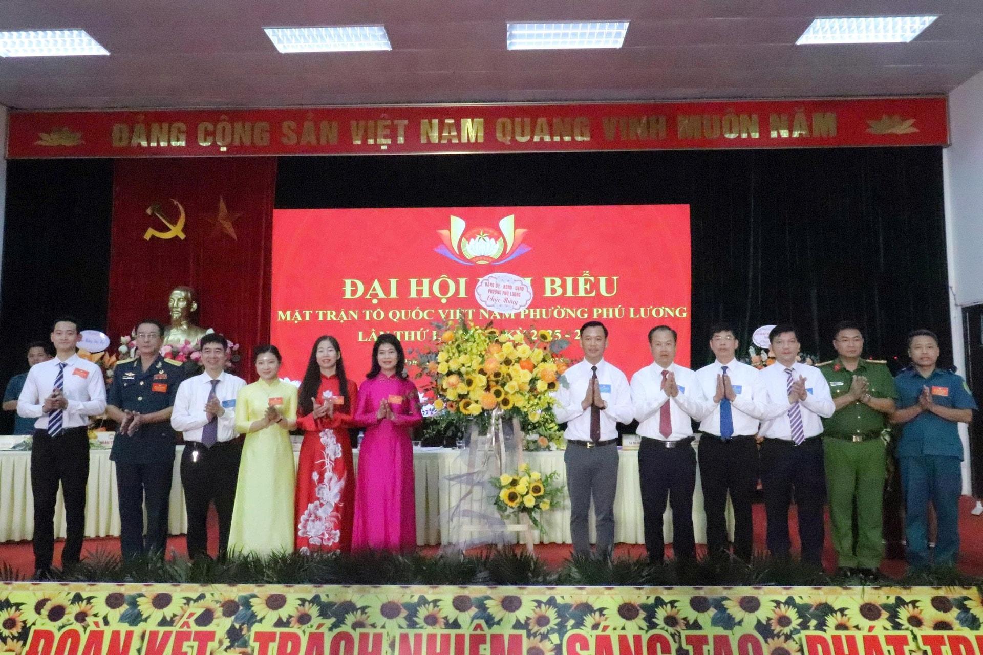 ban-thuong-vu-dang-uy-tang-hoa.jpg