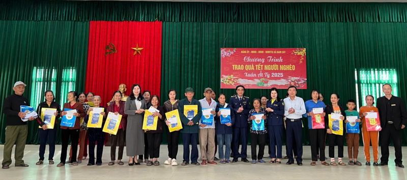 Bên cạnh công tác chuyên môn, hoạt động vì cộng đồng cũng là điểm sáng trong hình ảnh của Đảng bộ Chi cục QLTT Nghệ An trên mạng xã hội. Ảnh: QLTT Nghệ An.