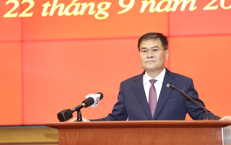 Ông Bùi Văn Khắng phát biểu nhận nhiệm vụ. Ảnh: Thanh Tùng