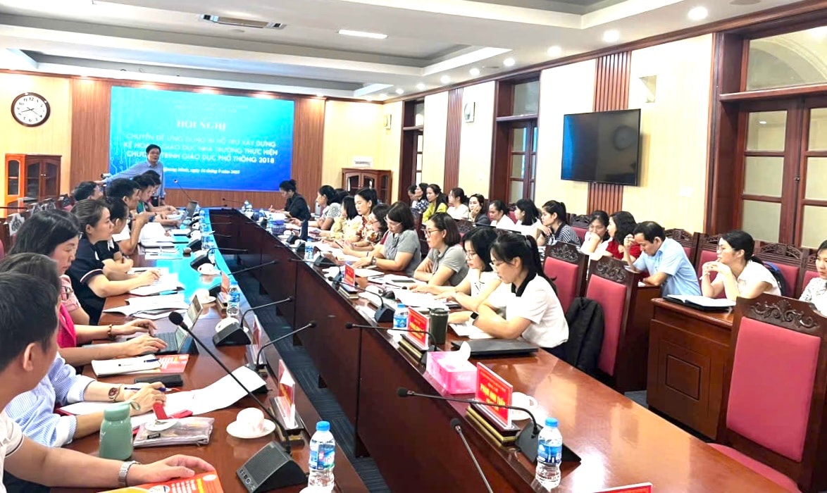 2209-quang-minh-ung-dung-ai-1.jpg