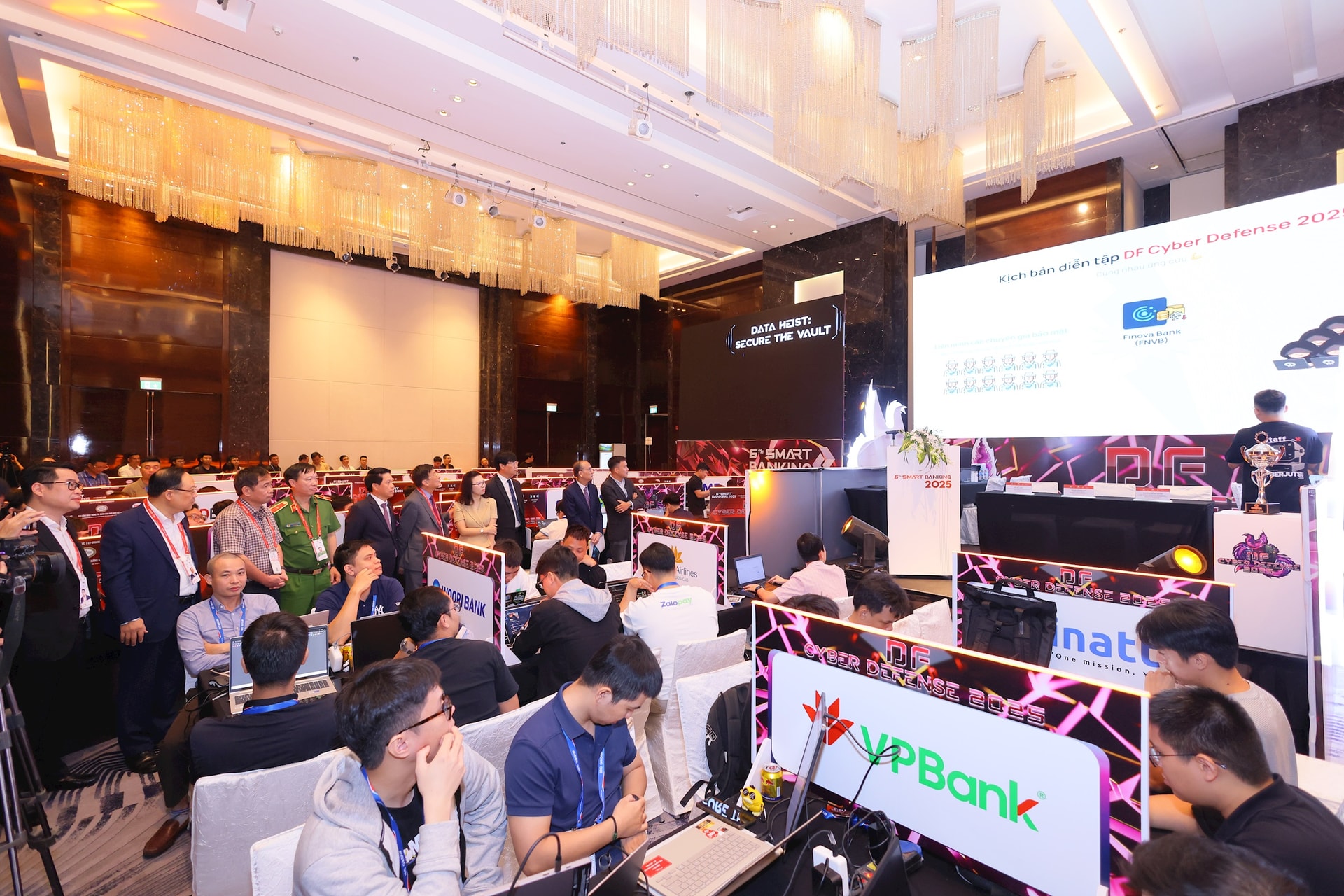 anh-hoi-truong-cyber-1.jpg