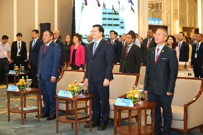 Ngoài chủ nhà Việt Nam, Hội nghị còn có sự tham dự của đông đảo Bộ trưởng, Trưởng đoàn các nước ASEAN và Đông Timor; Đại sứ các nước Đông Nam Á tại Hà Nội. Ảnh: Việt Hùng