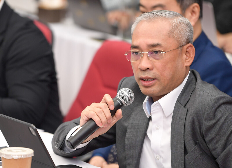 Ông Phan Quốc Đông, Phó Chi cục trưởng Chi cục Điều tra chống buôn lậu, Cục Hải quan, Bộ Tài chính chia sẻ tại toạ đàm. Ảnh: Duy Minh