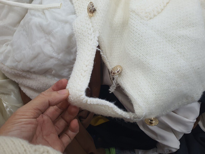 Ảnh sản phẩm khuyến mãi từ 9K đến 99K bị lỗi, rách do chị Nga cung cấp.