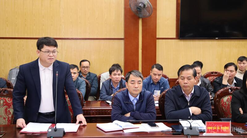 Đại diện các chủ đầu tư dự án hạ tầng, cụm công nghiệp nêu ý kiến tại hội nghị.