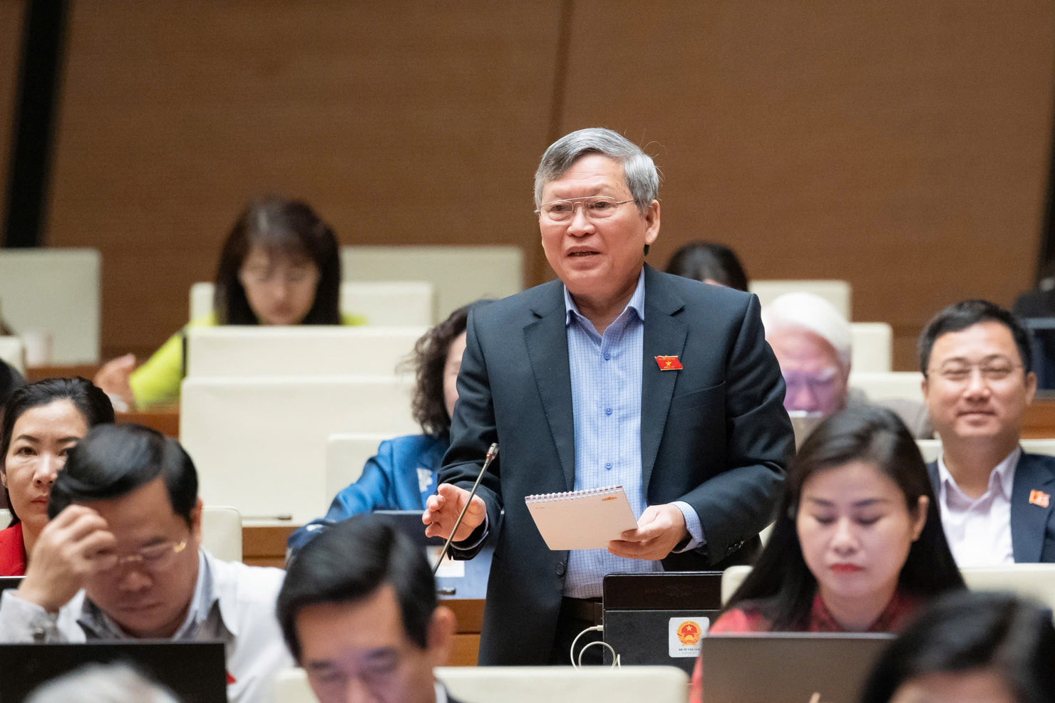 đại biểu Tô Văn Tám - Đoàn Quảng Ngãi.