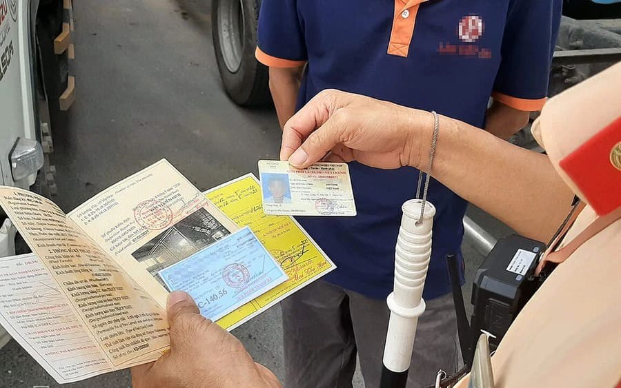 Người điều khiển ô tô không có bảo hiểm bắt buộc bị phạt tới 600 nghìn đồng