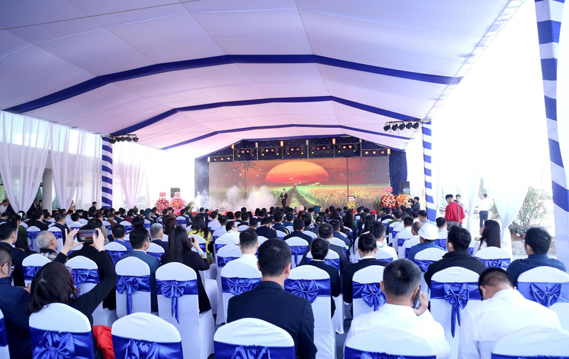 Lễ khánh thành diễn ra trong không khí vui tươi, phấn khởi.