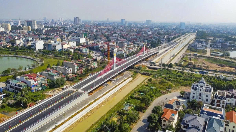 Cầu dây văng vượt đường sắt Bắc – Nam có tổng mức đầu tư gần 647 triệu đồng. Ảnh: Minh Hiếu.