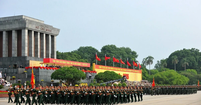 Quân đội nhân dân Việt Nam từ Nhân dân mà ra, vì Nhân dân mà chiến đấu.