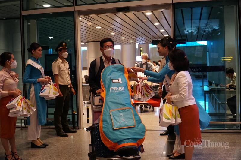 Hiện có 26 đường bay nội địa và quốc tế đến TP. Đà Nẵng.