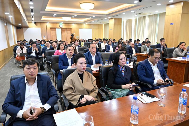 Các đại biểu tham dự hội nghị. Ảnh: Cấn Dũng