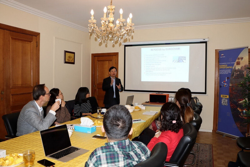 Ông Trần Ngọc Quân, Tham tán thương mại tại Bỉ và EU giới thiệu về môi trường đầu tư, kinh doanh tại Việt Nam.