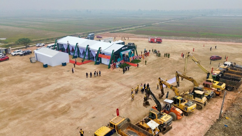 TP. Hải Phòng khởi công 3 khu công nghiệp lớn chào mừng Đại hội 14 của Đảng. Ảnh: Lê Dũng